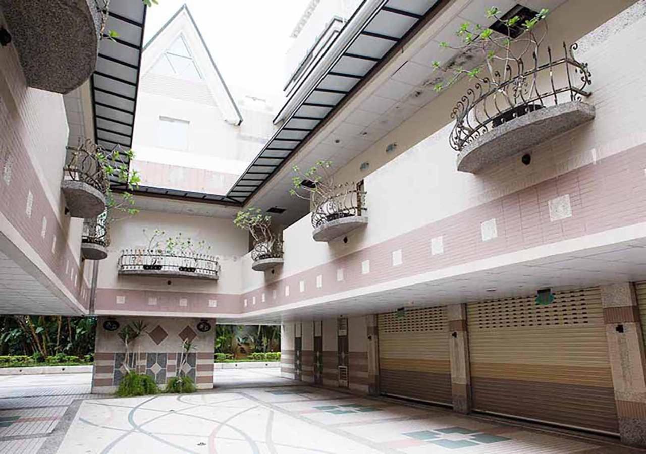 Royal Group Motel Chien Kuo Branch Гаосюн Екстер'єр фото